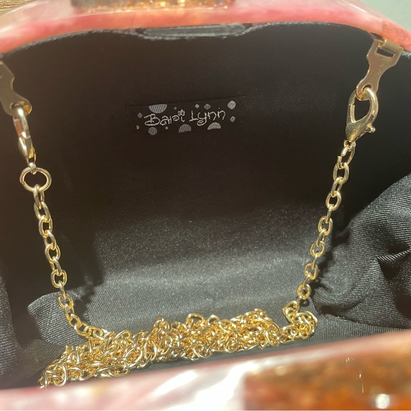 RARE NEW Bari Lynn Mother of Pearl clutch W/ gold chain strap & magnetic closure - Picture 4 of 11